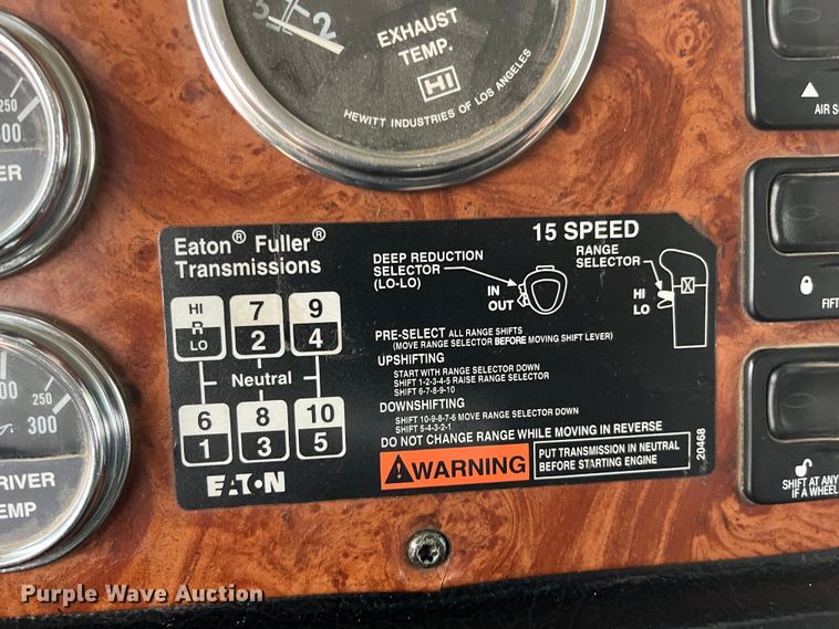 image for item DS1791 2002 Peterbilt 379  semi truck