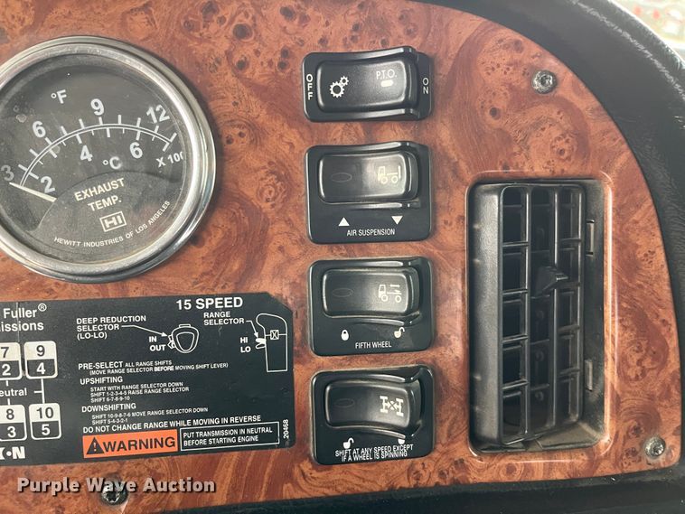 image for item DS1791 2002 Peterbilt 379  semi truck