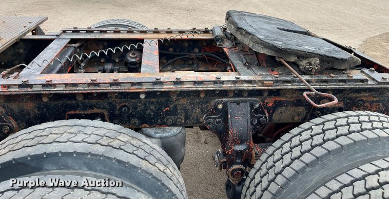 image for item DS1791 2002 Peterbilt 379  semi truck