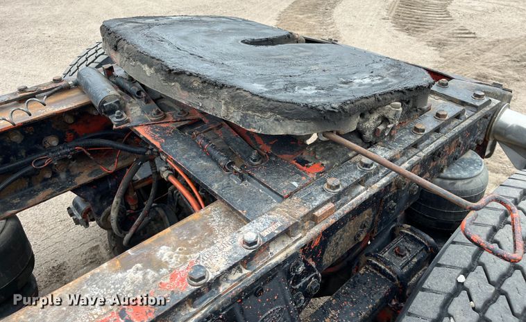 image for item DS1791 2002 Peterbilt 379  semi truck