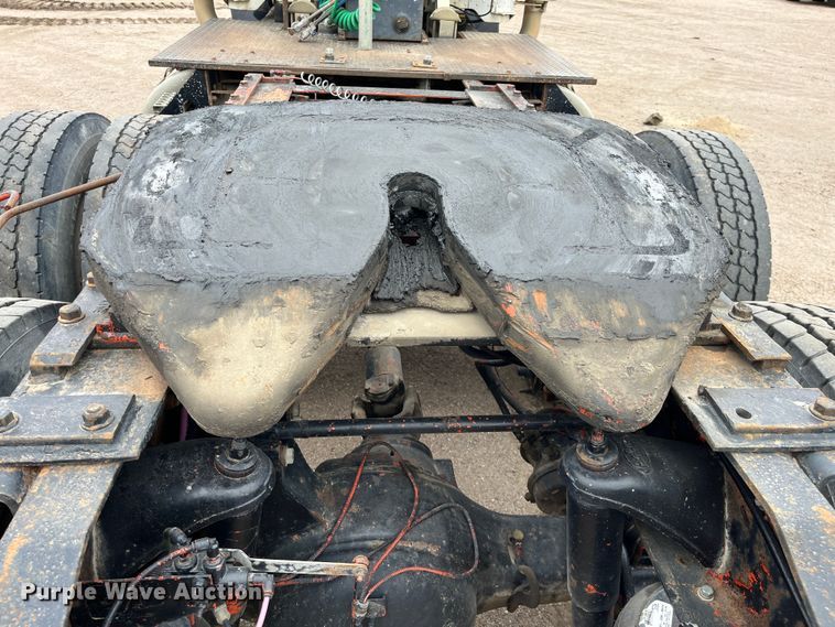 image for item DS1791 2002 Peterbilt 379  semi truck