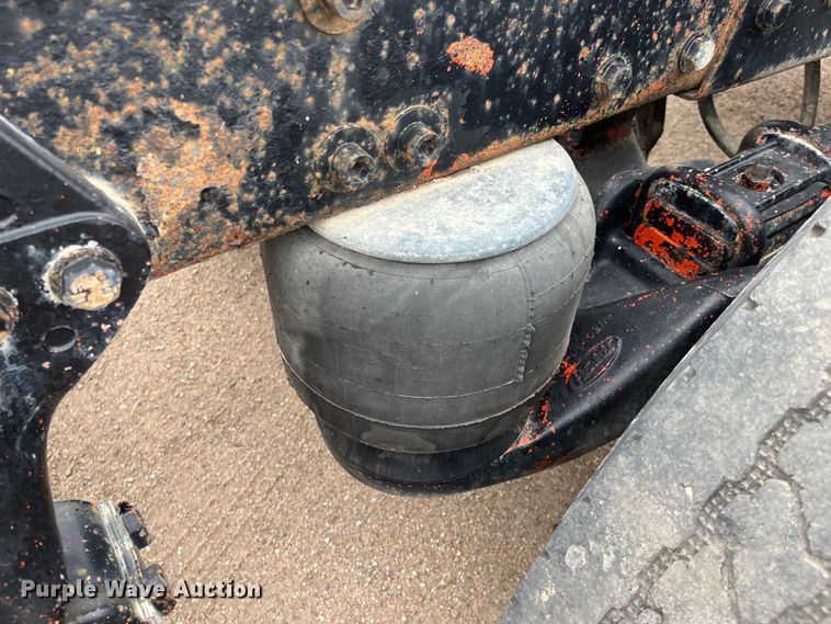 image for item DS1791 2002 Peterbilt 379  semi truck