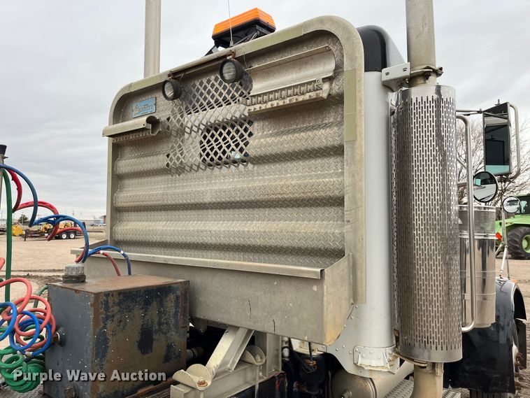 image for item DS1791 2002 Peterbilt 379  semi truck