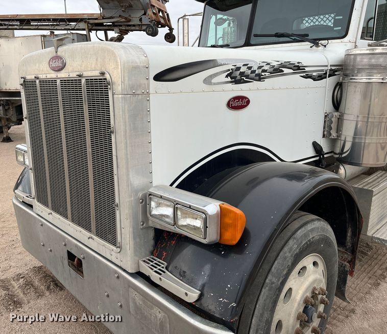 image for item DS1791 2002 Peterbilt 379  semi truck
