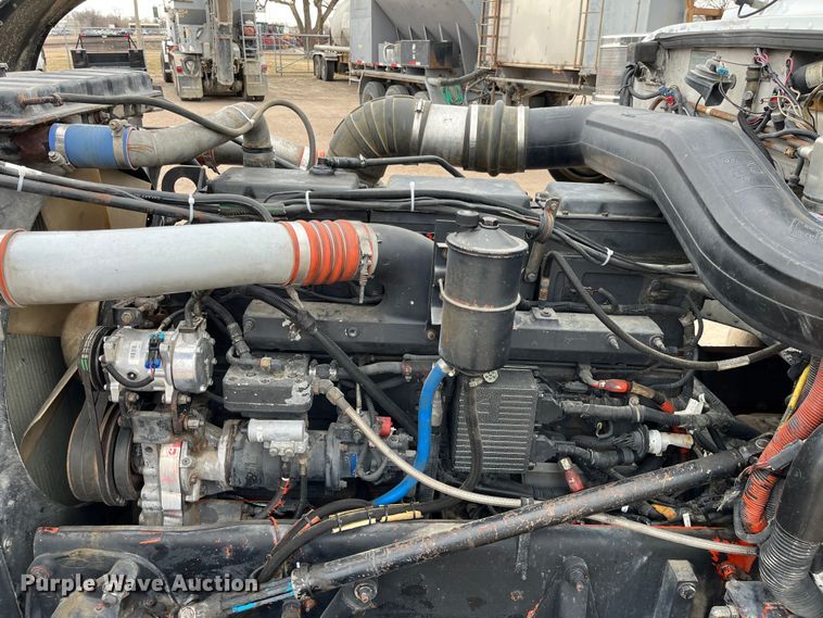 image for item DS1791 2002 Peterbilt 379  semi truck