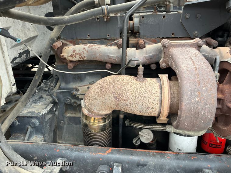 image for item DS1791 2002 Peterbilt 379  semi truck