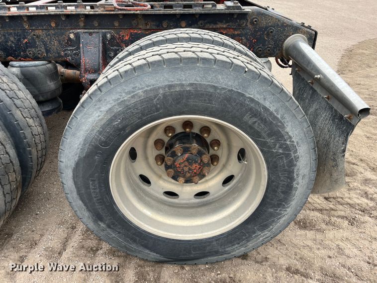 image for item DS1791 2002 Peterbilt 379  semi truck