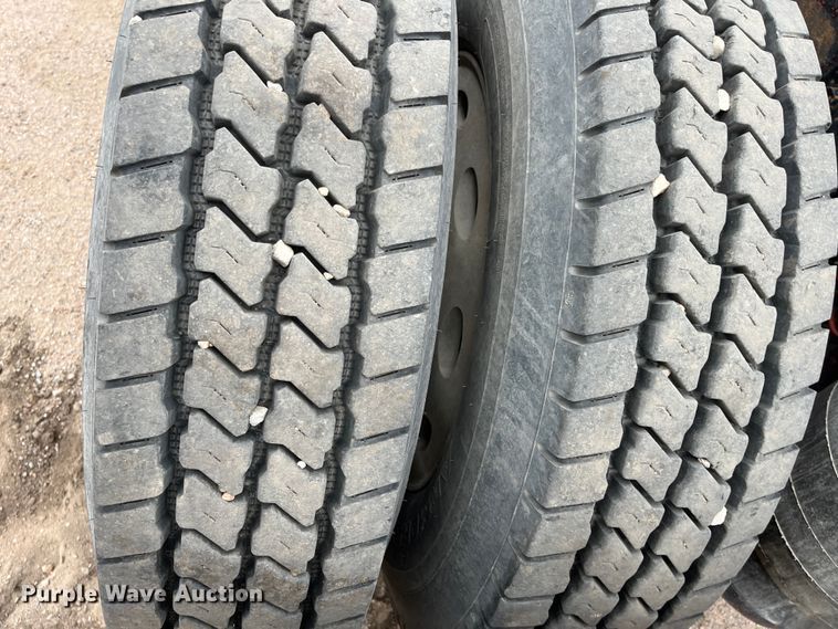 image for item DS1791 2002 Peterbilt 379  semi truck