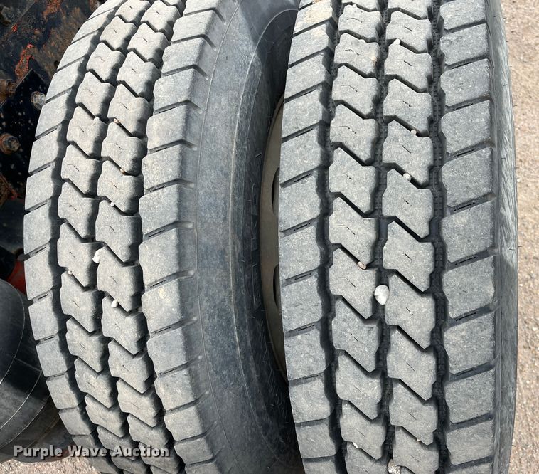 image for item DS1791 2002 Peterbilt 379  semi truck