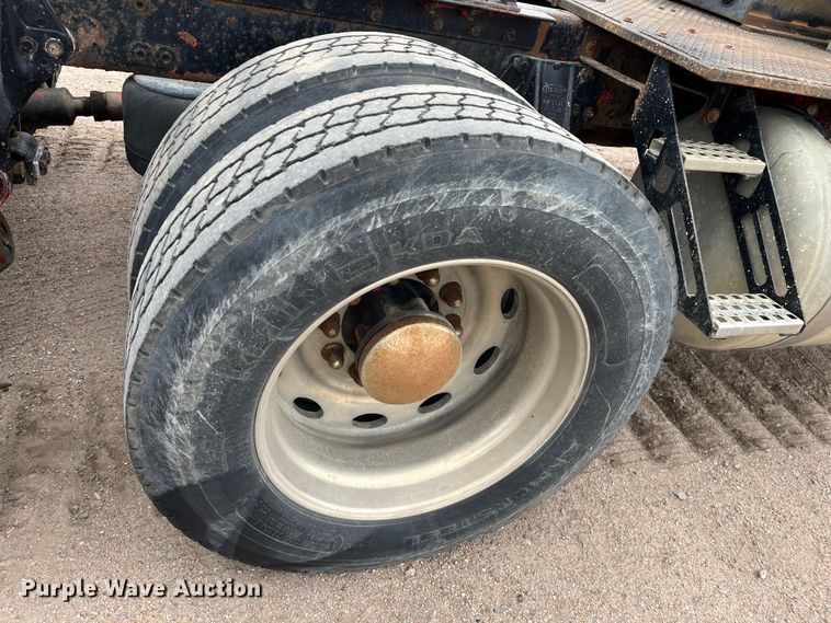 image for item DS1791 2002 Peterbilt 379  semi truck