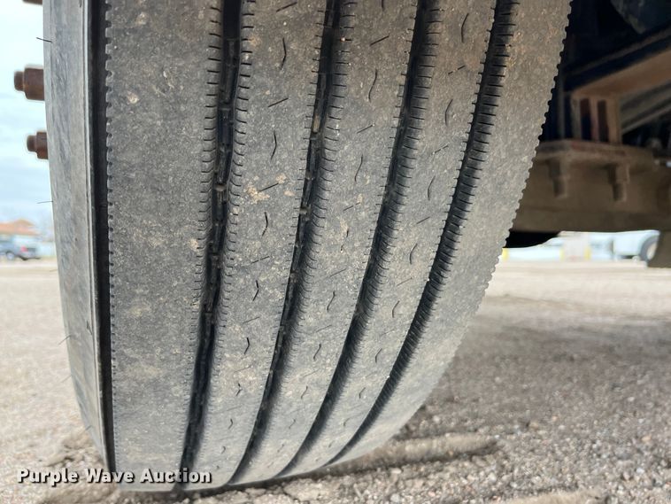 image for item DS1791 2002 Peterbilt 379  semi truck