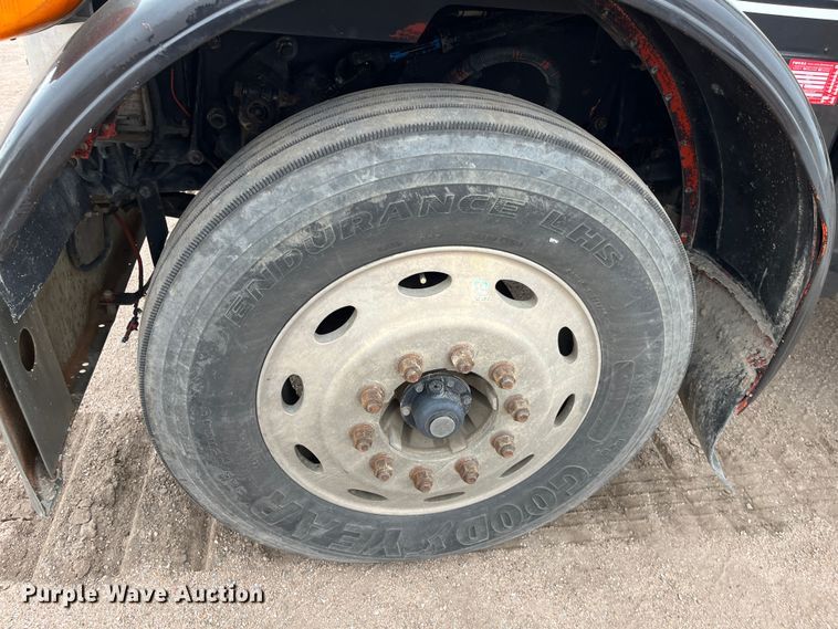 image for item DS1791 2002 Peterbilt 379  semi truck