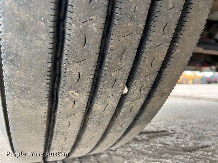 image for item DS1791 2002 Peterbilt 379  semi truck