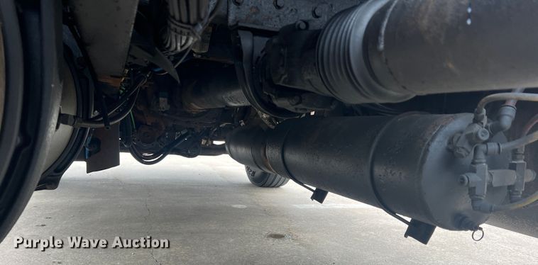 image for item DS2803 2011 Freightliner Cascadia  semi truck