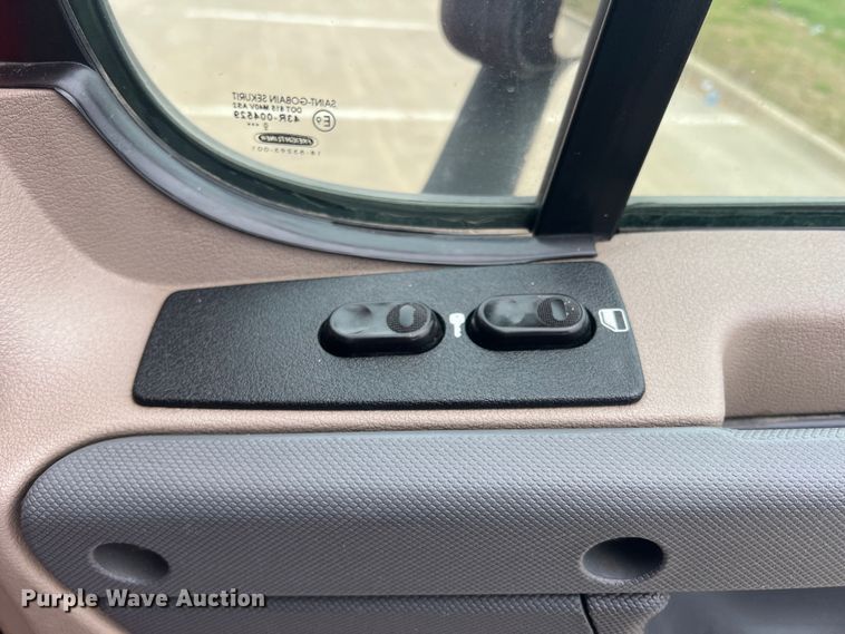 image for item DS2803 2011 Freightliner Cascadia  semi truck