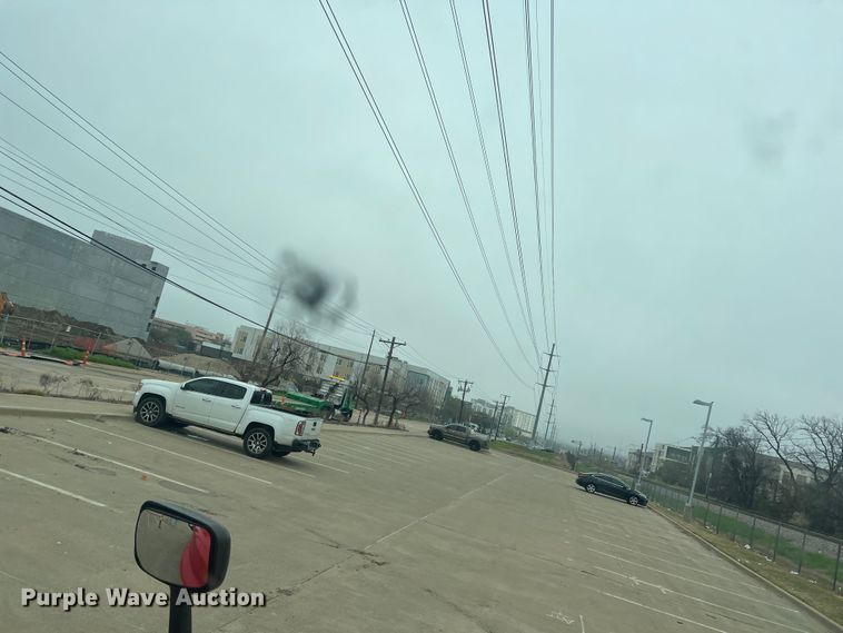 image for item DS2803 2011 Freightliner Cascadia  semi truck