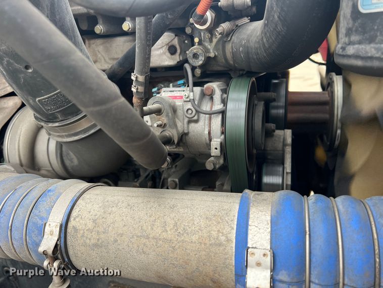 image for item DS2803 2011 Freightliner Cascadia  semi truck