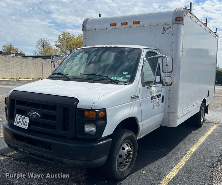 image for item DS2838 2008 Ford E450 Super Duty  box truck