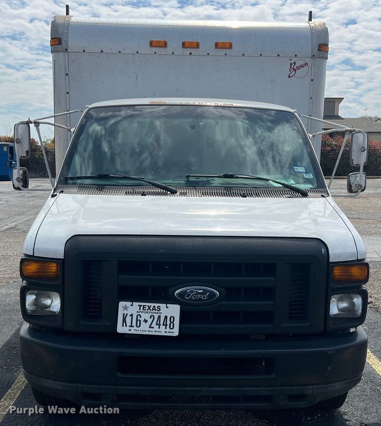 image for item DS2838 2008 Ford E450 Super Duty  box truck