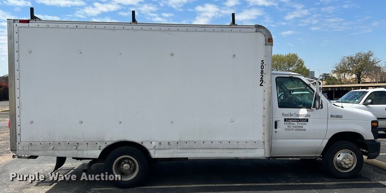 image for item DS2838 2008 Ford E450 Super Duty  box truck