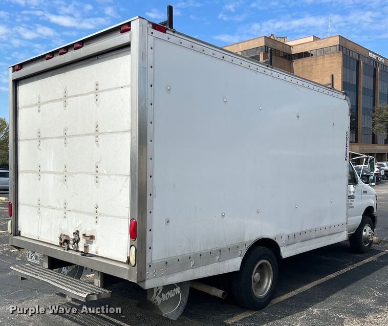image for item DS2838 2008 Ford E450 Super Duty  box truck