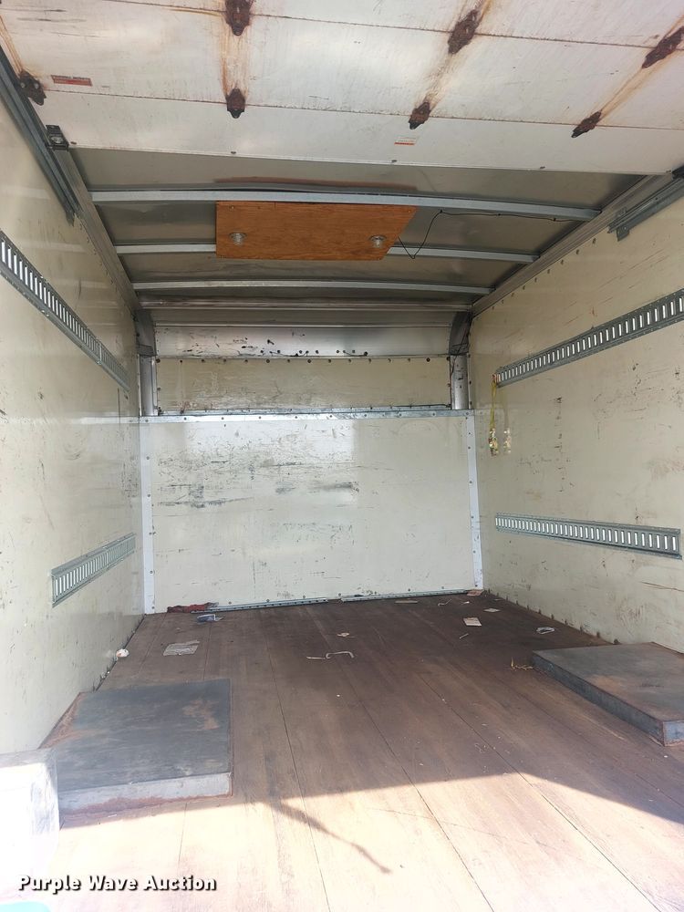 image for item DS2838 2008 Ford E450 Super Duty  box truck