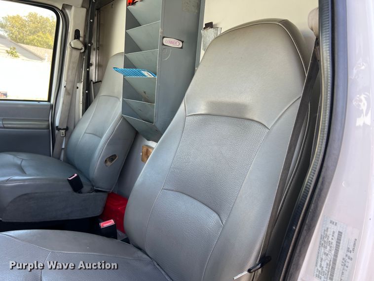 image for item DS2838 2008 Ford E450 Super Duty  box truck