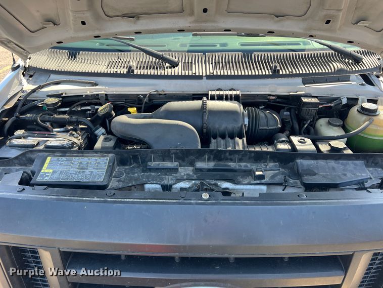 image for item DS2838 2008 Ford E450 Super Duty  box truck