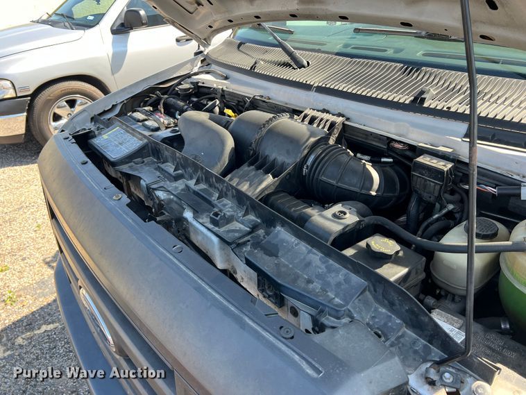 image for item DS2838 2008 Ford E450 Super Duty  box truck