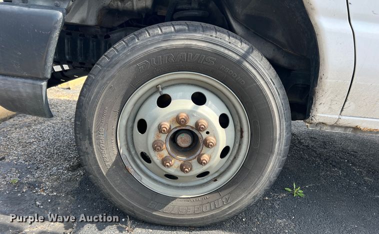 image for item DS2838 2008 Ford E450 Super Duty  box truck