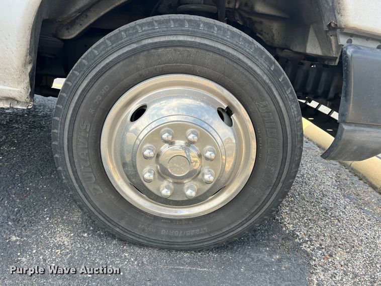 image for item DS2838 2008 Ford E450 Super Duty  box truck