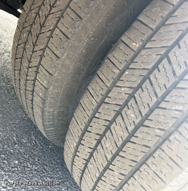 image for item DS2838 2008 Ford E450 Super Duty  box truck