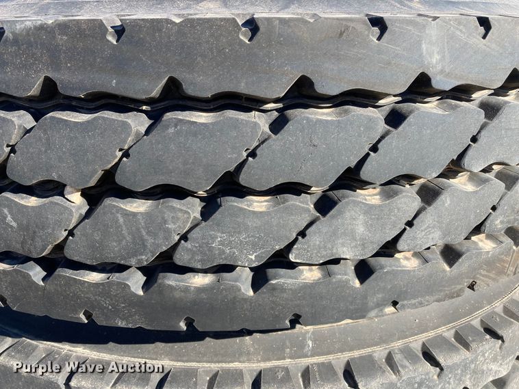 image for item HN9814 (4) Michelin XZY3 11R22.5 tires