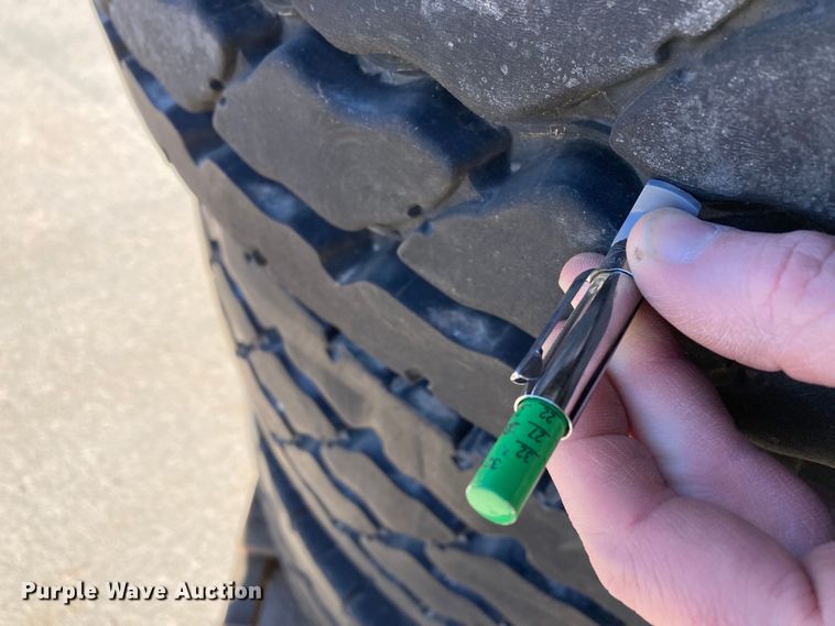 image for item HN9814 (4) Michelin XZY3 11R22.5 tires