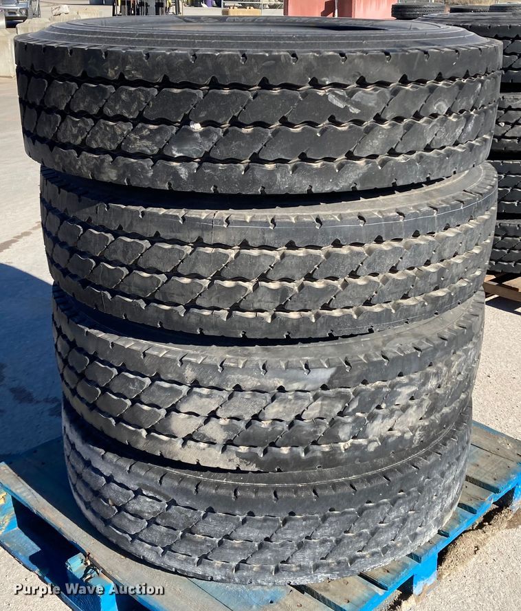image for item HN9815 (4) Michelin XZY3 11R22.5 tires