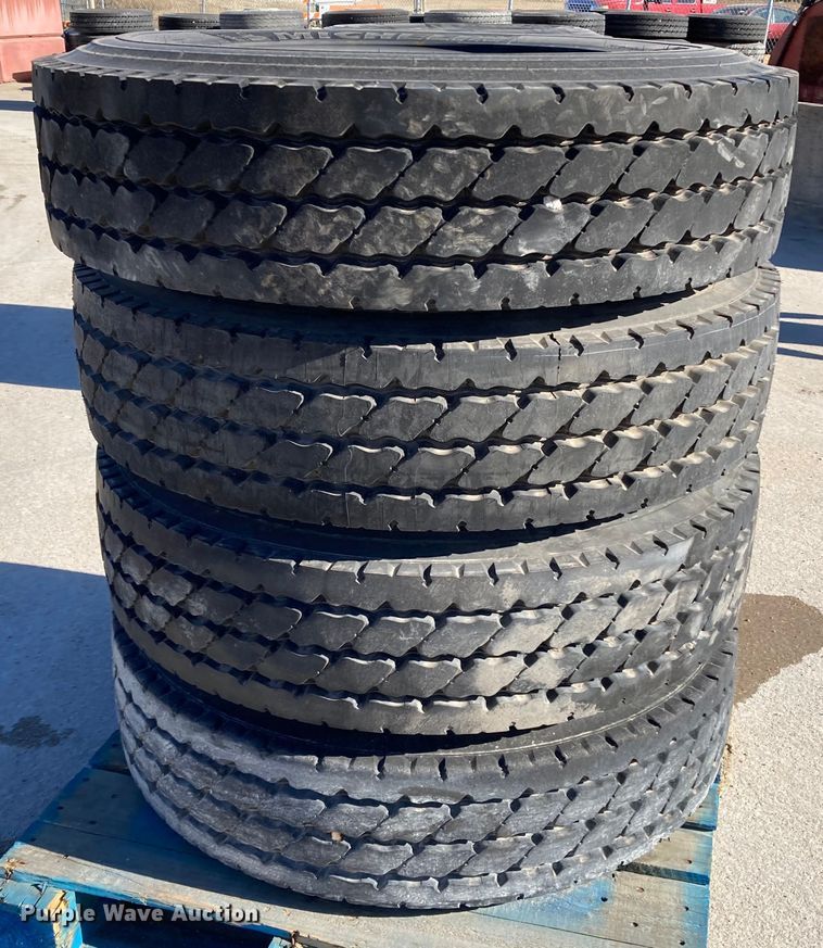 image for item HN9815 (4) Michelin XZY3 11R22.5 tires