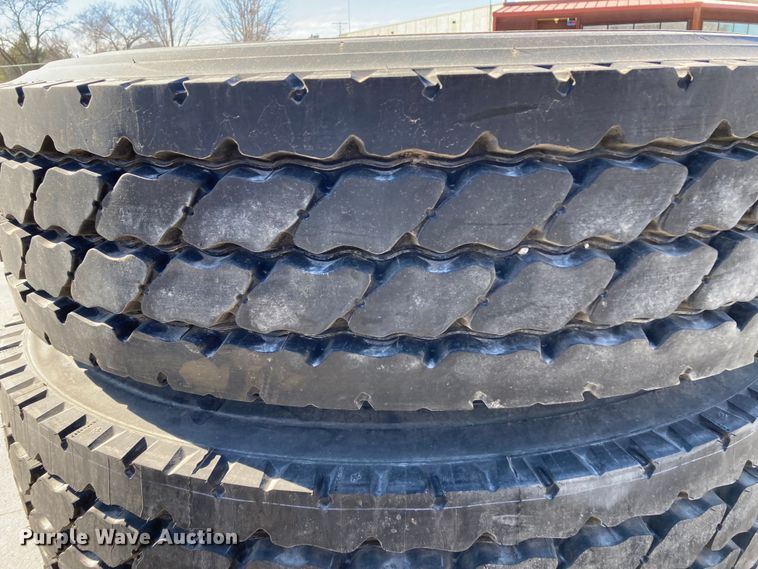 image for item HN9815 (4) Michelin XZY3 11R22.5 tires