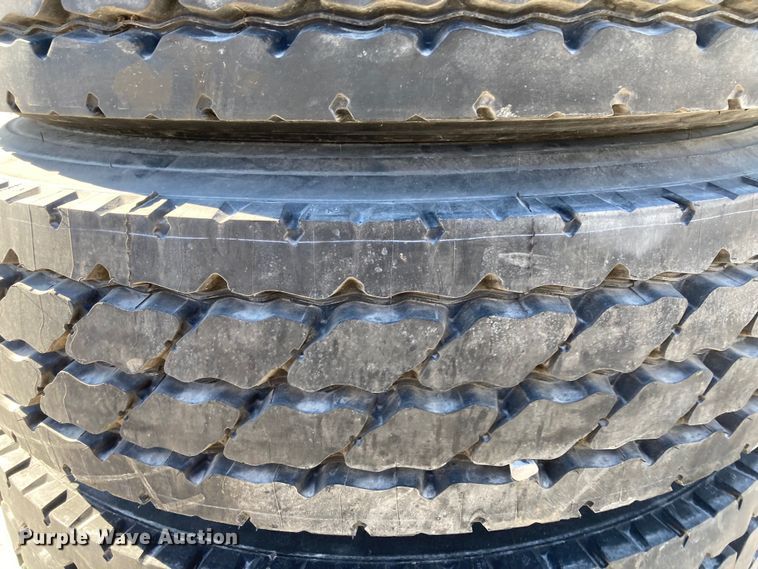 image for item HN9815 (4) Michelin XZY3 11R22.5 tires