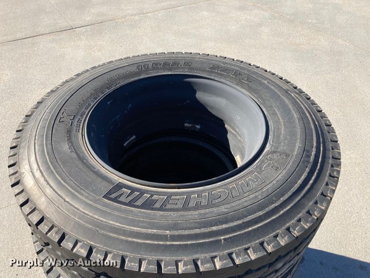 image for item HN9815 (4) Michelin XZY3 11R22.5 tires