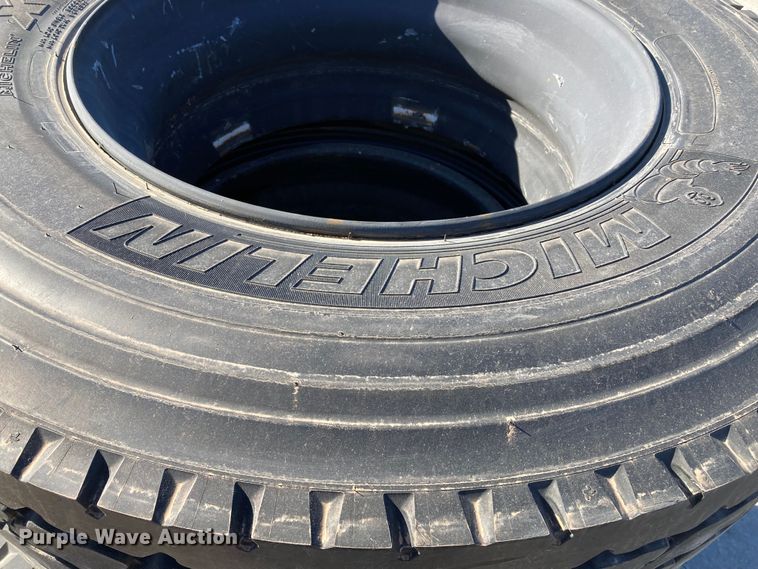 image for item HN9815 (4) Michelin XZY3 11R22.5 tires