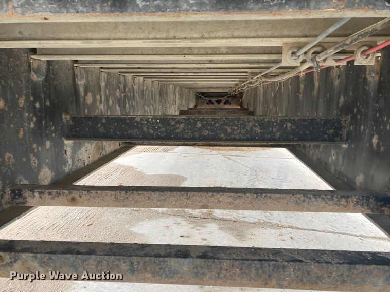 image for item HN9822 2007 Fontaine 1DFT-7-8048WSAWK  drop deck trailer