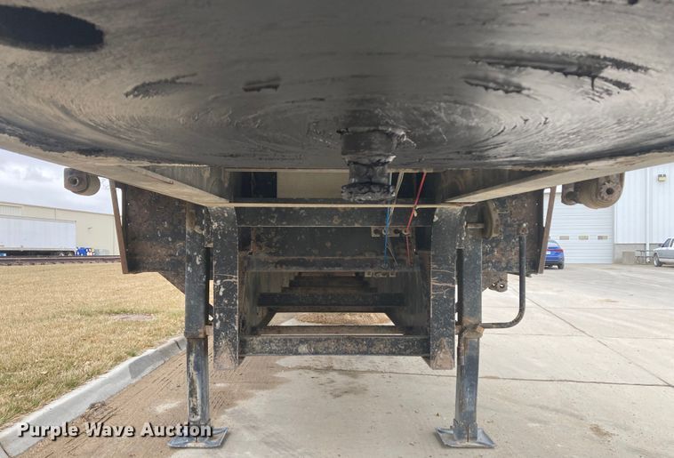 image for item HN9822 2007 Fontaine 1DFT-7-8048WSAWK  drop deck trailer