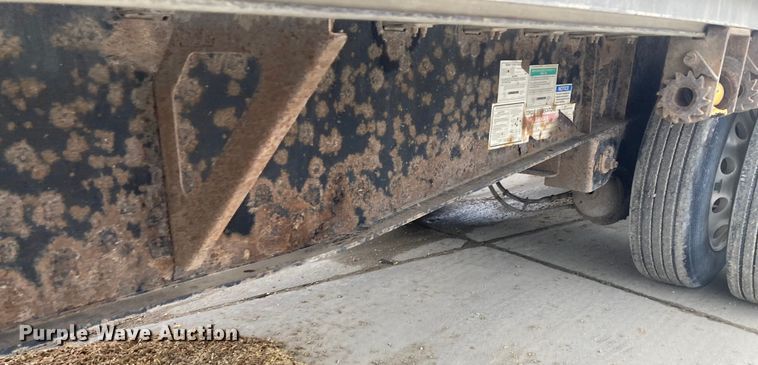 image for item HN9822 2007 Fontaine 1DFT-7-8048WSAWK  drop deck trailer