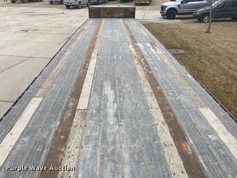 image for item HN9822 2007 Fontaine 1DFT-7-8048WSAWK  drop deck trailer