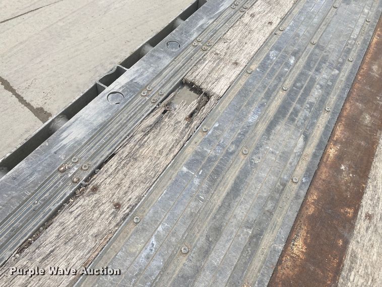 image for item HN9822 2007 Fontaine 1DFT-7-8048WSAWK  drop deck trailer