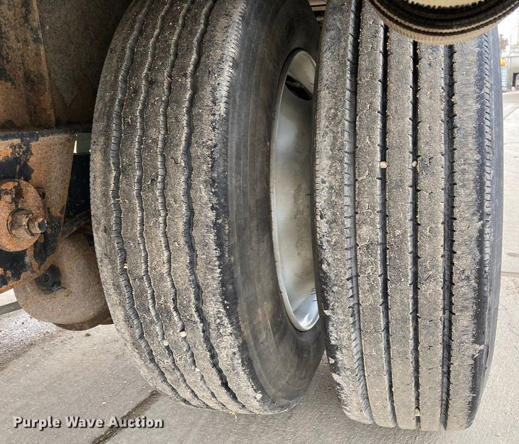 image for item HN9822 2007 Fontaine 1DFT-7-8048WSAWK  drop deck trailer