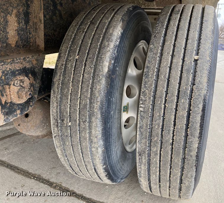 image for item HN9822 2007 Fontaine 1DFT-7-8048WSAWK  drop deck trailer