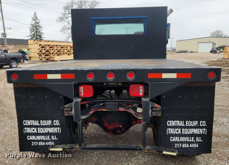 image for item JB9521 1995 International 4900  flatbed truck