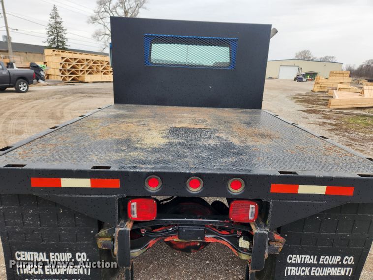 image for item JB9521 1995 International 4900  flatbed truck