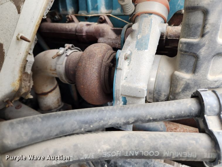 image for item JB9521 1995 International 4900  flatbed truck